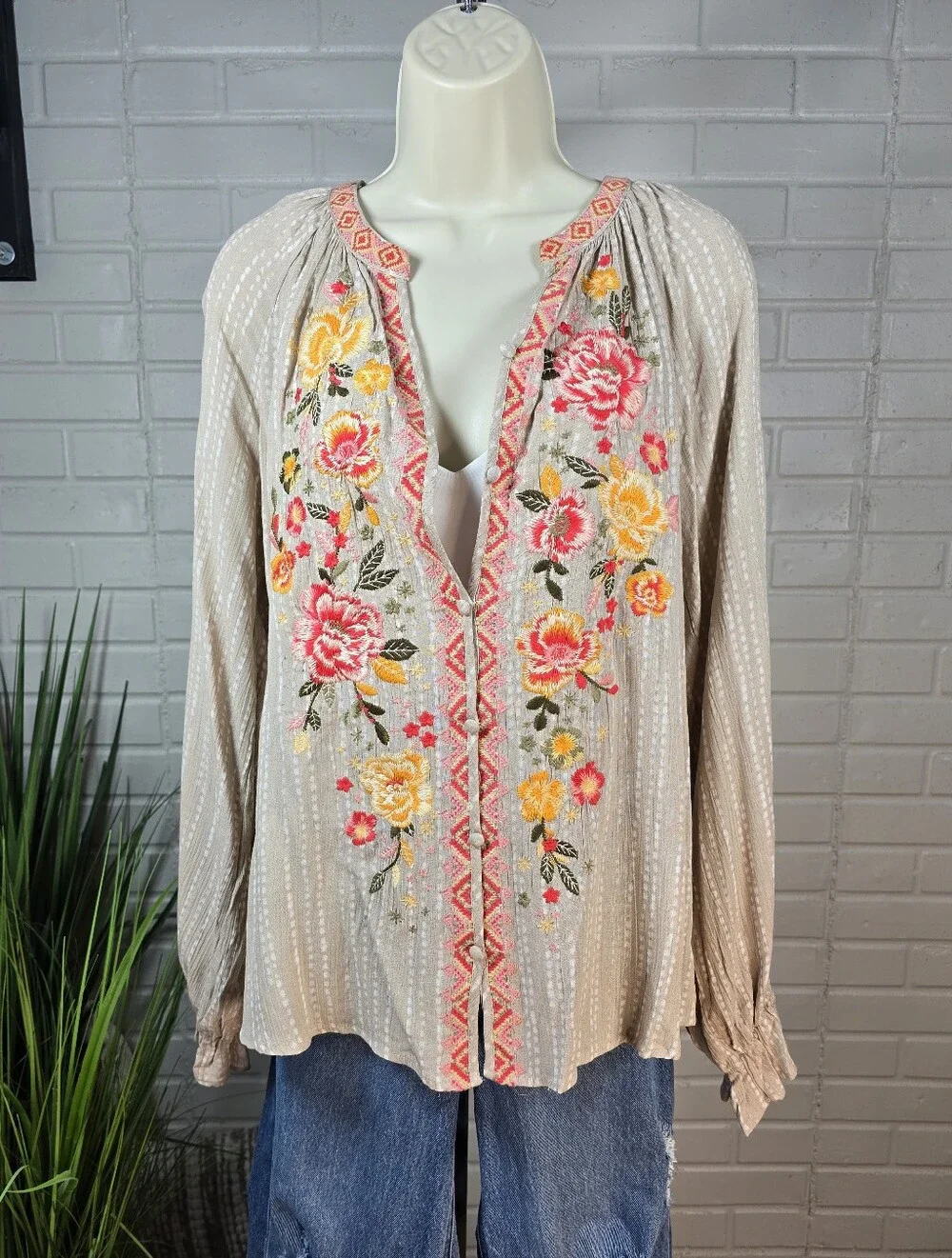 Savanna Jane Tan Embroidered Floral Peasant Top Size Large